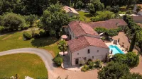 Chambres d'hôtes Saintes : Le logis de la Brumanderie Hôtels à : Saint-Hilaire-de-Villefranche