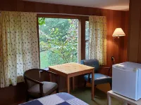 Miners Bay Lodge Hotels in Haliburton County