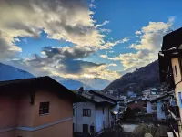 Quiet Two-room Apartment With Parking Space - Casa Montan Hotels in Gressan