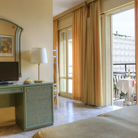 Hotel Amalfi Отели рядом с достопримечательностью «Фаро»