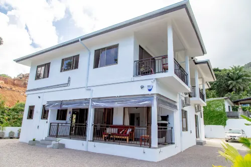 Mount Simpson 2-Beds Sleeps 4 5 Mins to Beach - parking