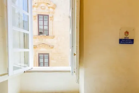 Palazzo Balsamo Отели рядом с достопримечательностью «Gallipoli 1° accesso libero al Mare»