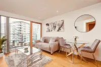 Deluxe City Modern Apt&Free Parking No Balcony