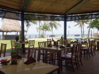 Uprising Beach Resort - 3-Star