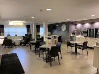 Microtel Inn & Suites by Wyndham Inver Grove Heights/Minne - breakfast