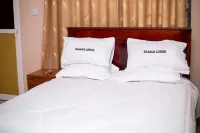 Sajaca Lodge Отели в г. 