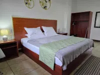 Clivia Hotel Hotels in Teakettle