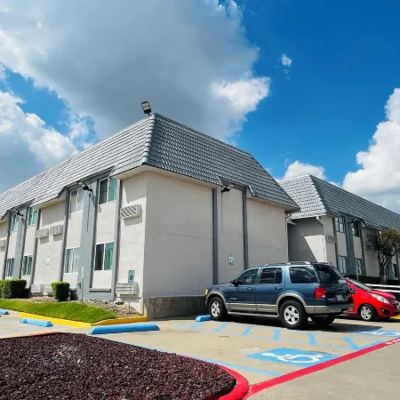 Motel 6 Duncanville, TX - Dallas