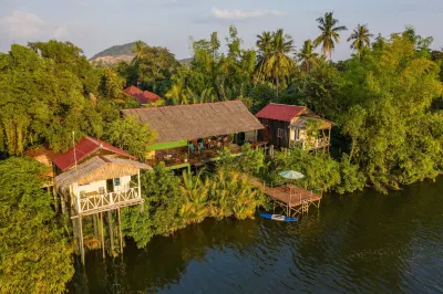 Green Mango Bungalows Hotels near Phnum Bokor National Park