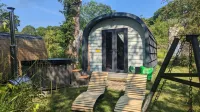 Emlyn's Coppice - Luxury Woodland Glamping Отели в г. 