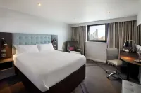 Premier Inn Cheltenham Town Centre Hotel berhampiran Caffe La Scala