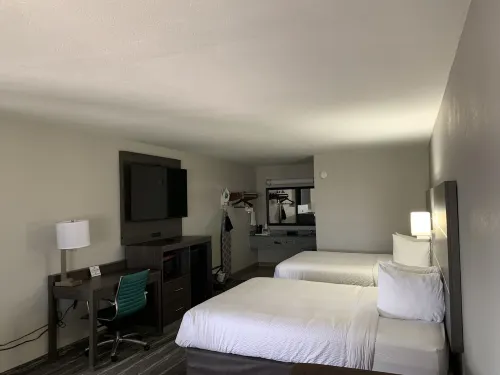 Days Inn by Wyndham Wagoner Hotels in Wagoner County