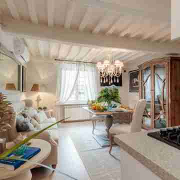 Casa Blanc in Lucca with 1 Bedrooms and 1 Bathrooms Others