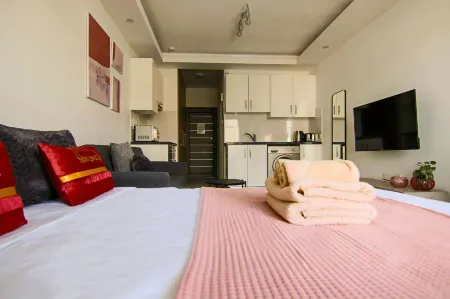 Phaedrus Living: Seaside Luxury Flat Athina 115 Отели рядом с достопримечательностью «Царские гробницы»