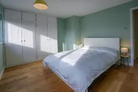 Unique 5Bd Farm House Perfect for Relaxing