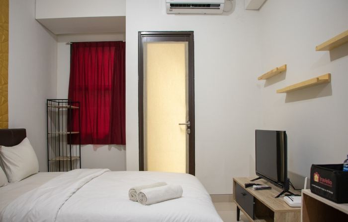 Fancy and Nice Studio Room at Transpark Cibubur Apartment