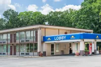 Days Inn by Wyndham Hurricane Mills Hotels in Humphreys County