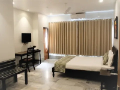 中央酒店 彭措林酒店