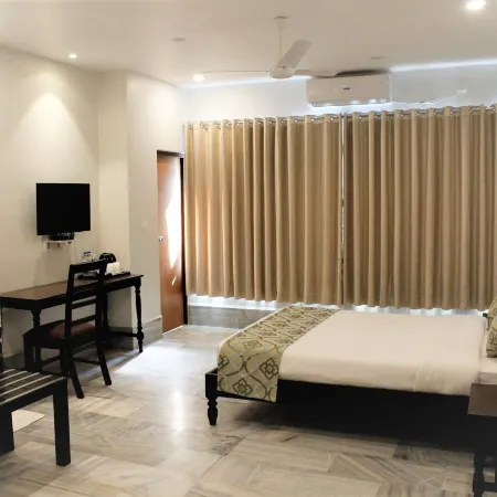 Central Hotel