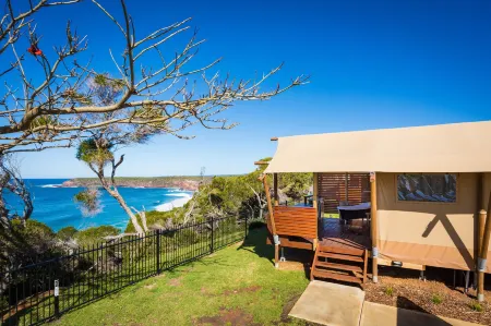 NRMA Merimbula Beach Holiday Resort Отели в г. Меримбула