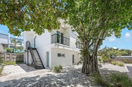 The Drift Отели рядом с достопримечательностью «SSlater Surf Tackle»