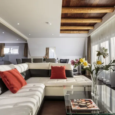 The Queen Luxury Apartments - Villa Vinicia