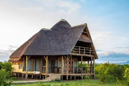 Aardvark Safari Lodge Отели в г. Bunyaruguru