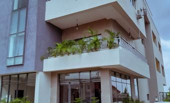 Greywood Hotel and Apartments