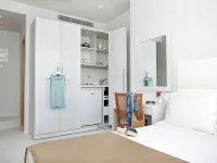 阿芙羅狄蒂薩摩高級開間及公寓 鄰近伊利亞修道院的酒店