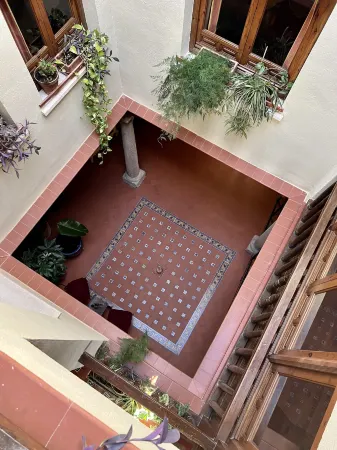 Almunia de San Miguel Отели рядом с достопримечательностью «Avenida Park»