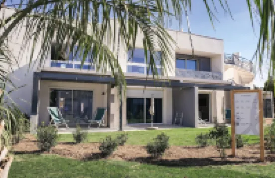 貝蘭布拉俱樂部港口卡馬格酒店 - 薩蘭