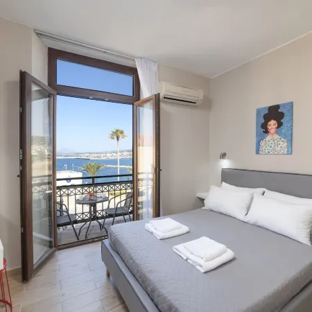 Faros Rooms & Suites