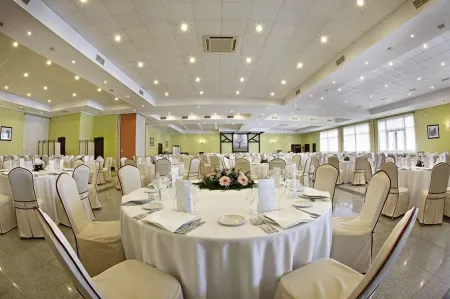 Hospedium Hotel Doña Mafalda de Castilla Отели в г. Касас-дель-Монте