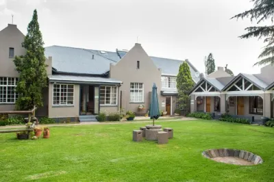 Bo Kamer Guesthouse Hotels near Bulembu View - Barberton Makhonjwa Mountains World Heritage Site