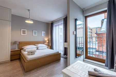 City Lights Apartments Отели рядом с достопримечательностью «Фабрика эмали Оскара Шиндлера»