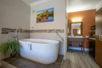 Wildflower Inn at Bell Rock - Hot Tub