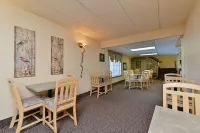 Super 8 by Wyndham Rapid City - 朝食