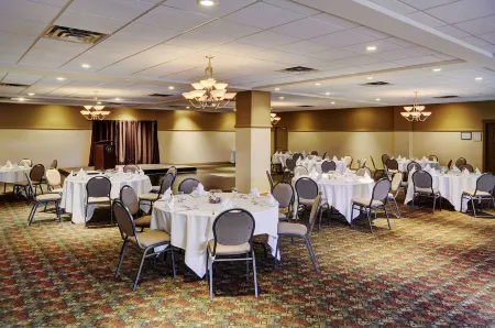 Chateau Nova Kingsway Отели рядом с достопримечательностью «Роджерс Плэйс»