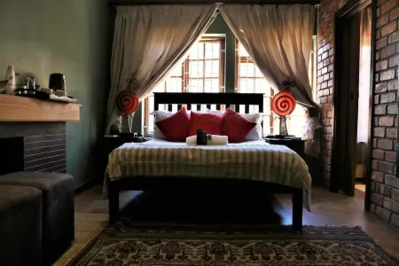 Moonriver Guesthouse Отели в г. Benede Oranje