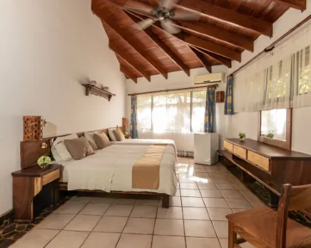 Cabinas Las Olas Hotels in Pinilla