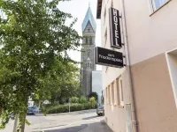 Hotel am Friedensplatz Hotels near Stuttgart Opera