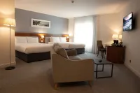 The Ellison Hotels in Каслбар