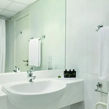 Ramada Hotel & Suites by Wyndham Coventry