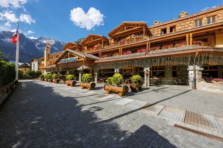 IH Hotels Courmayeur Mont Blanc