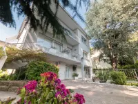 Villa Due Giardini Hotels near Piazza dei Signori