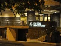 Hotel Meridian Hotels near Daffodils' Park