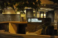 Hotel Meridian Hotels near Daffodils' Park