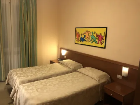 호텔 파라디소 카이아쪼 지하철역 주변 호텔