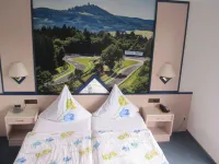 Hotel Zur Burg Nürburg Hotel dekat Big Garage Nürburgring