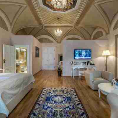 リトル キング ホテル U マルバゼ Rooms